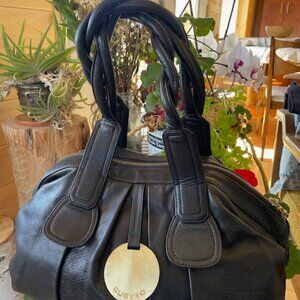 Gustto Cala Black leather bag